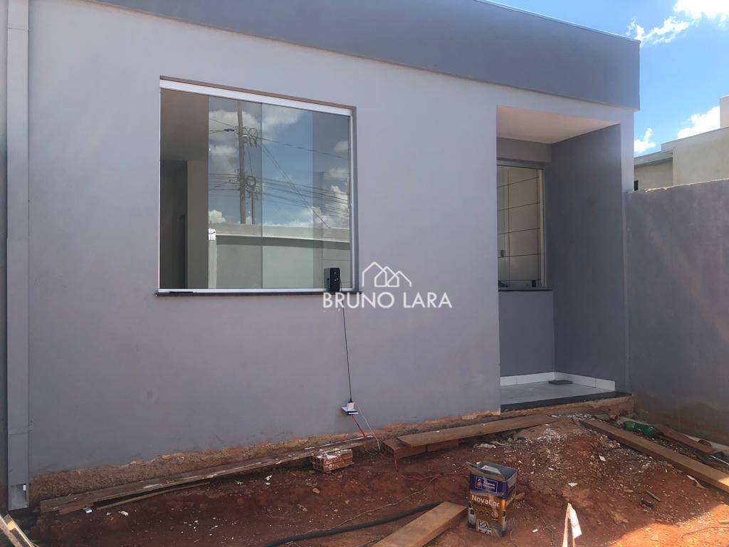 Casa à venda com 2 quartos, 54m² - Foto 4