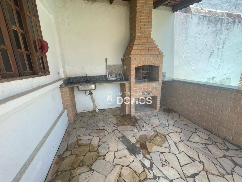 Casa à venda com 3 quartos, 200m² - Foto 18