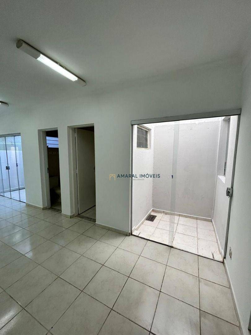 Casa à venda e aluguel com 4 quartos, 416m² - Foto 5
