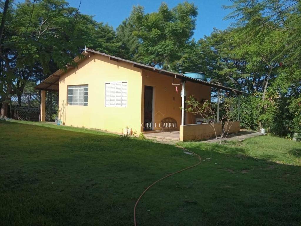 Chácara à venda com 2 quartos, 90m² - Foto 1