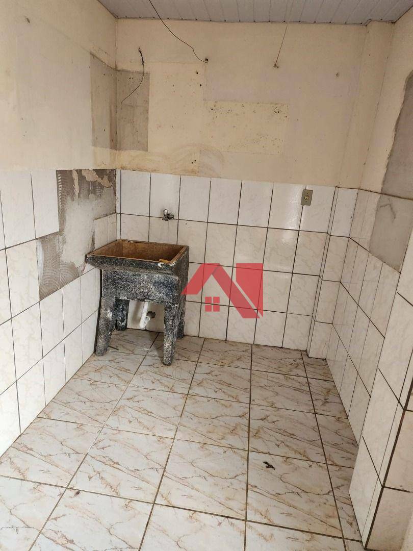 Casa à venda com 2 quartos, 101m² - Foto 2