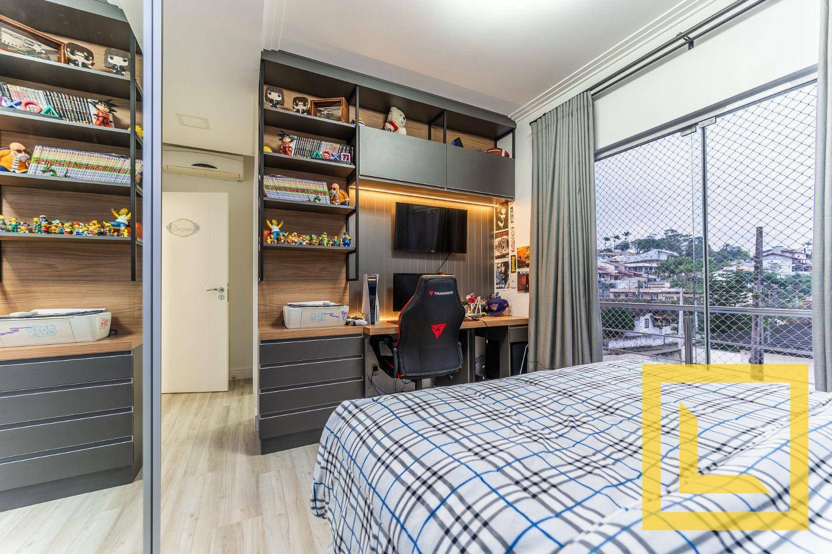 Casa à venda com 3 quartos, 320m² - Foto 32