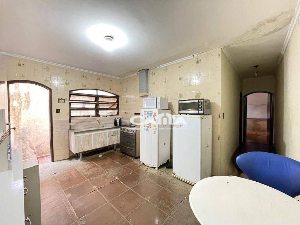 Casa para alugar com 3 quartos, 191m² - Foto 5