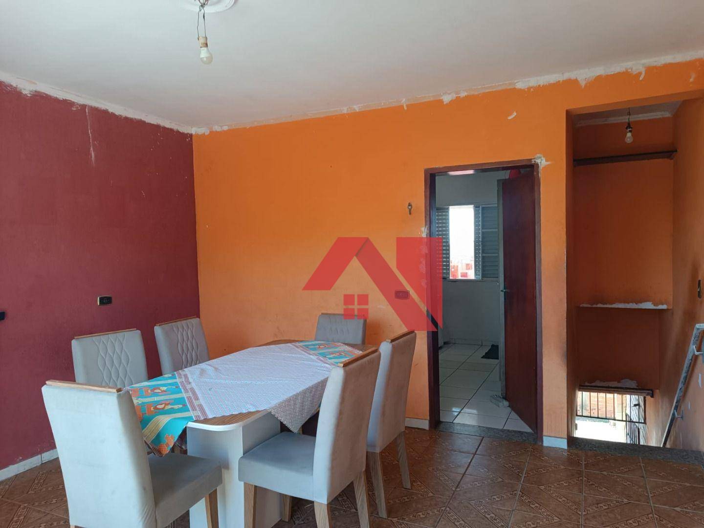 Casa à venda com 3 quartos, 220m² - Foto 1