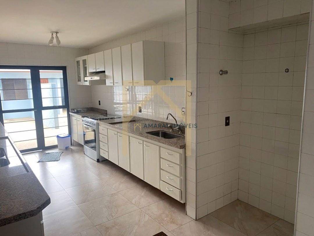 Casa à venda e aluguel com 4 quartos, 334m² - Foto 13