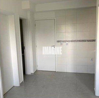 Apartamento à venda com 2 quartos, 40m² - Foto 2