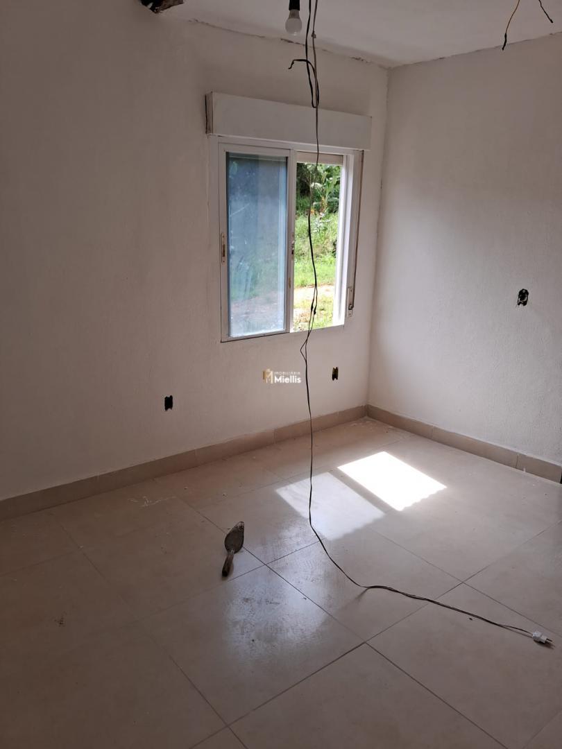 Casa à venda com 4 quartos, 180m² - Foto 4