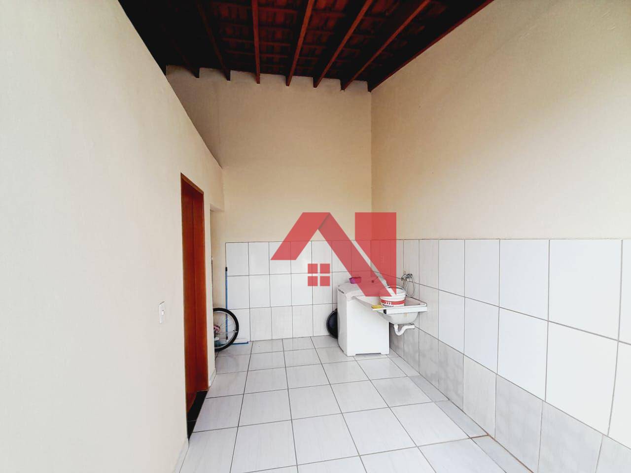 Casa à venda com 2 quartos, 110m² - Foto 8