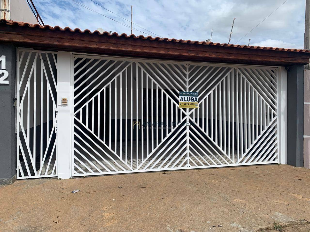 Casa para alugar com 2 quartos, 148m² - Foto 1