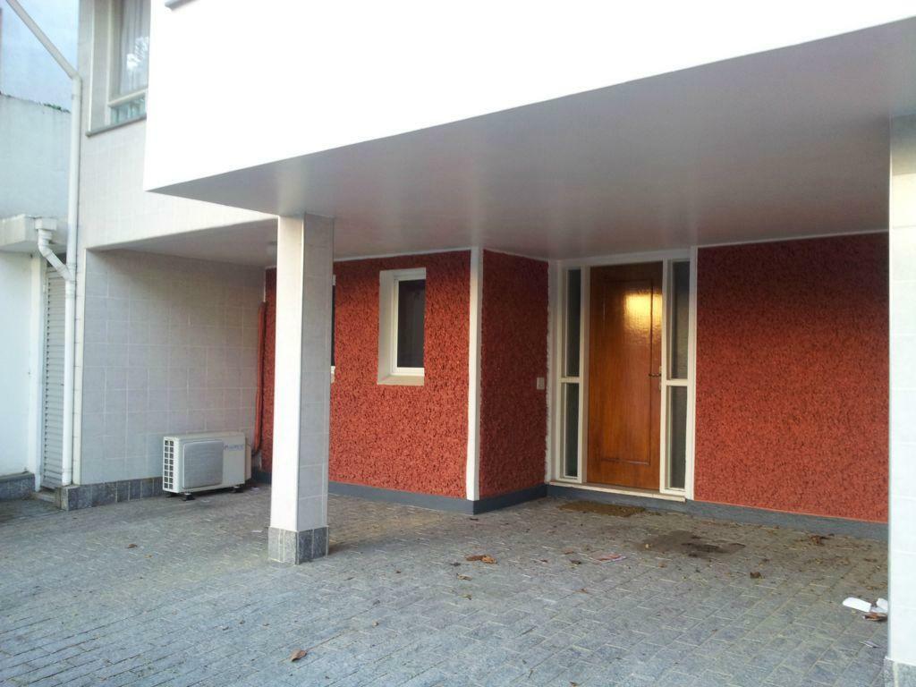 Casa à venda com 4 quartos, 220m² - Foto 1