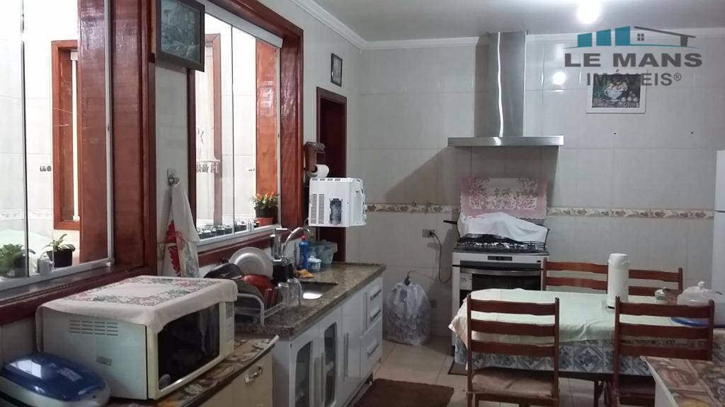 Casa à venda com 3 quartos, 195m² - Foto 4