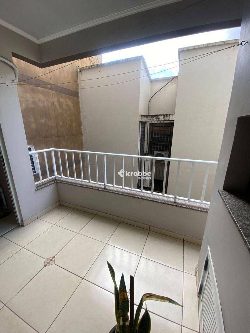 Apartamento à venda com 2 quartos, 68m² - Foto 4