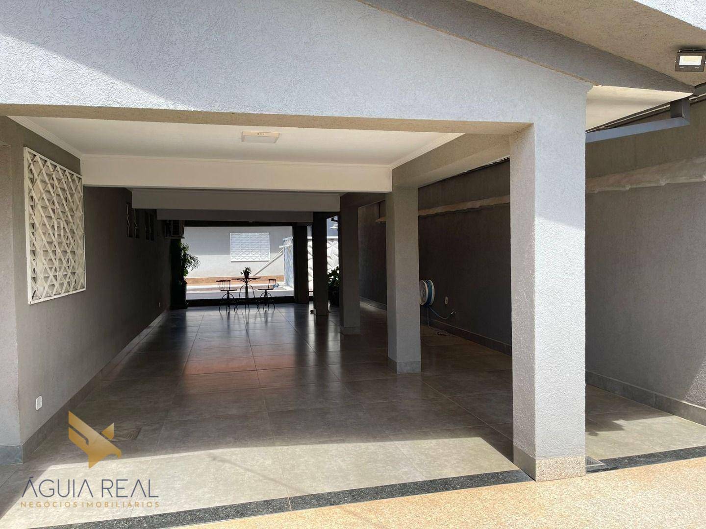 Casa à venda com 4 quartos, 230m² - Foto 9