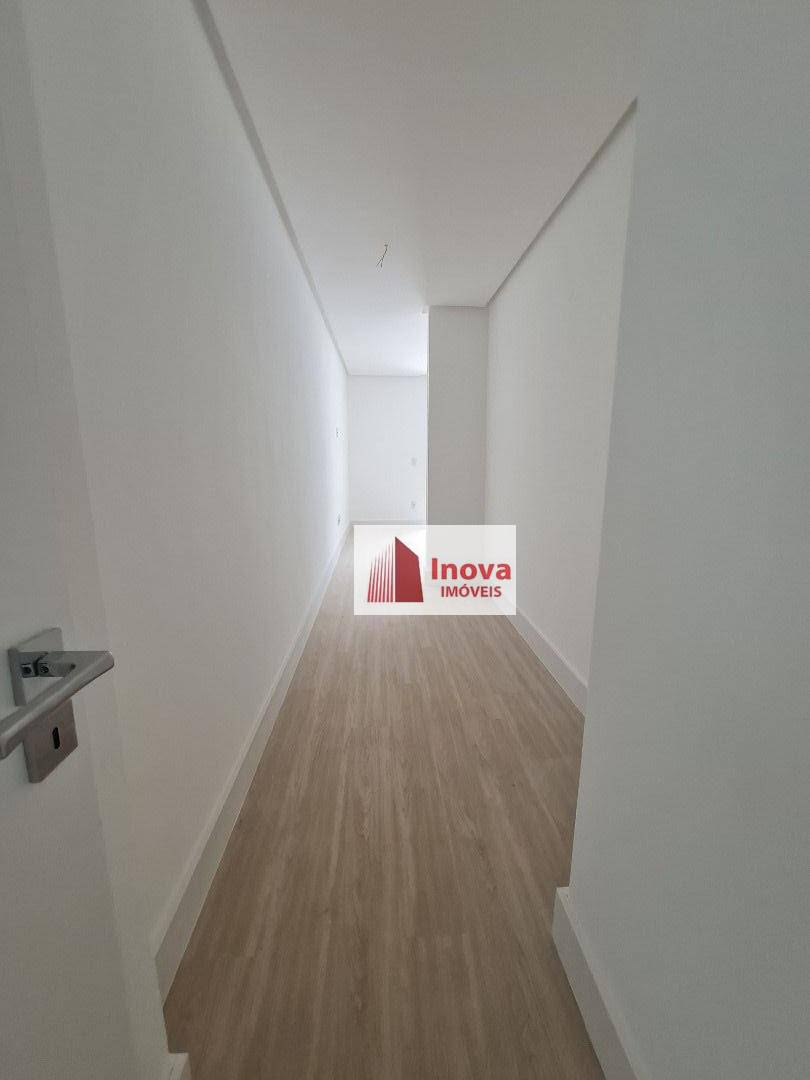 Apartamento à venda com 4 quartos, 225m² - Foto 15