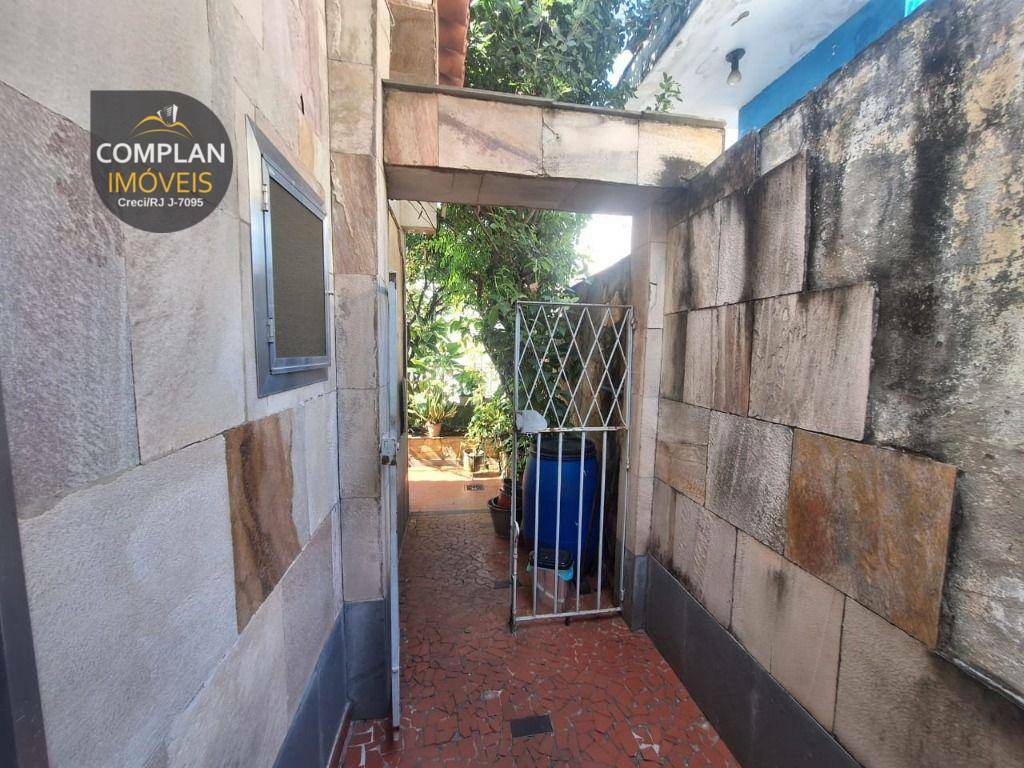 Casa de Condomínio à venda com 4 quartos, 100m² - Foto 4