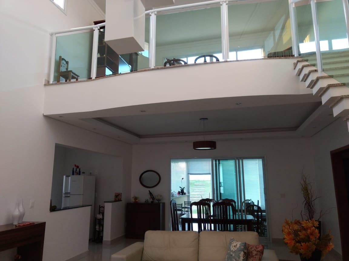 Casa à venda com 3 quartos, 314m² - Foto 2