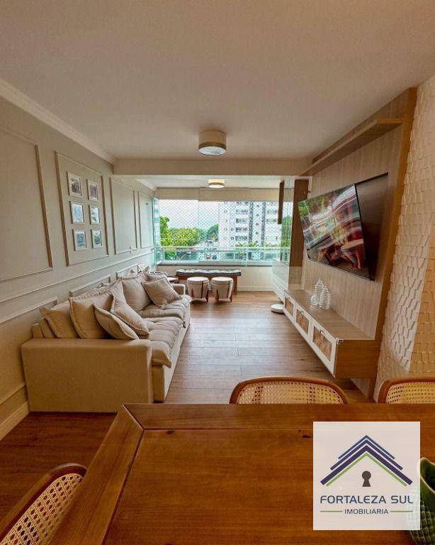 Apartamento à venda com 3 quartos, 137m² - Foto 1