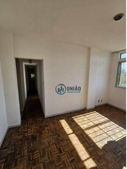 Apartamento à venda com 2 quartos, 70m² - Foto 2