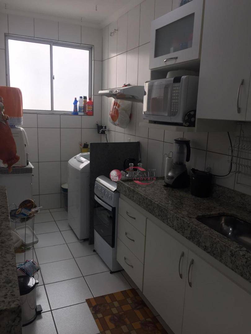 Apartamento à venda com 2 quartos, 59m² - Foto 2