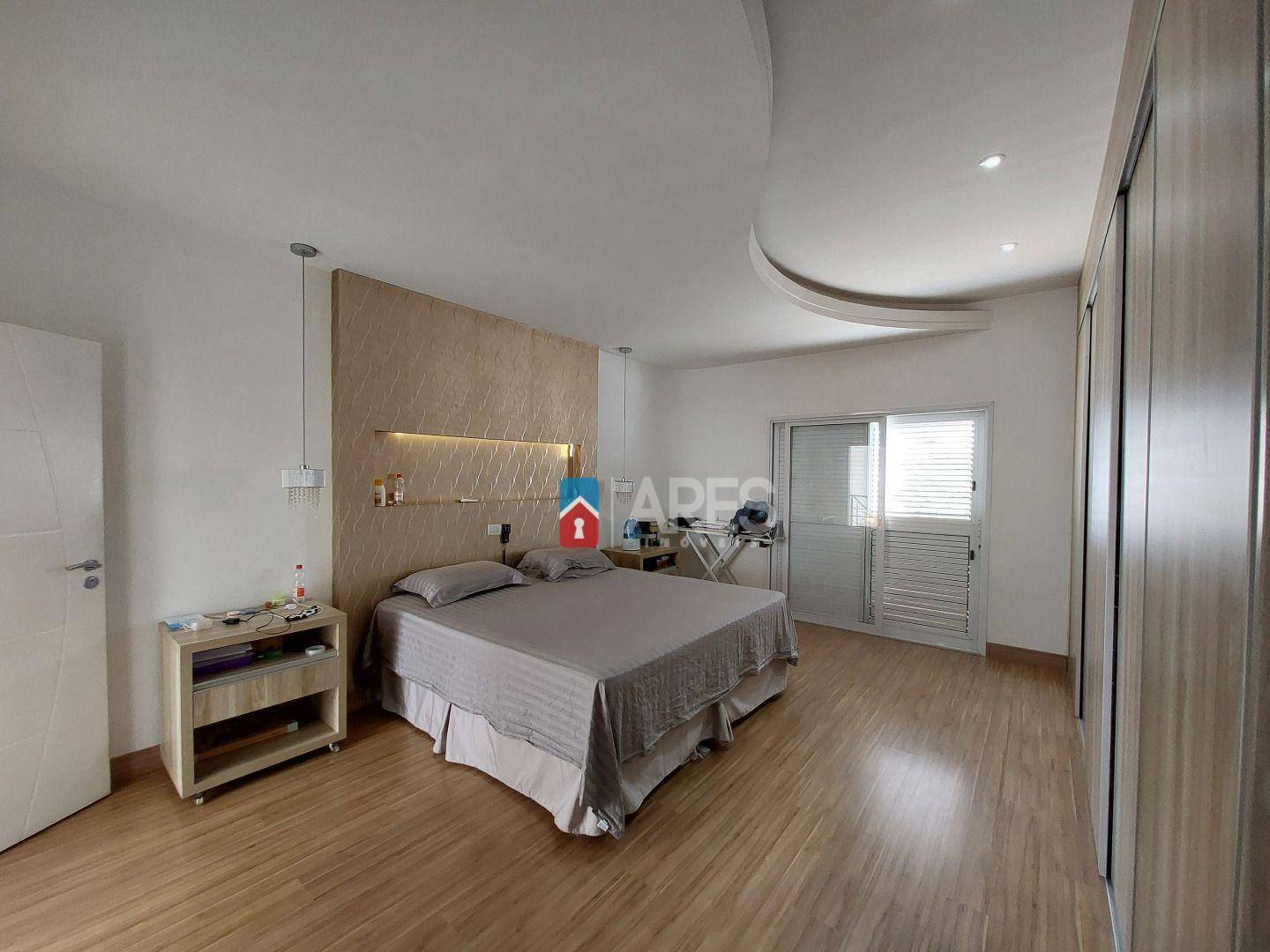 Casa à venda com 3 quartos, 330m² - Foto 15