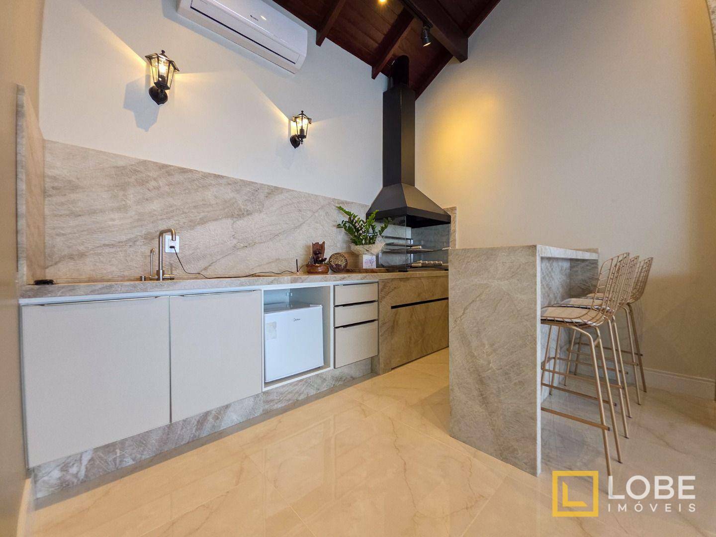Casa à venda com 3 quartos, 330m² - Foto 6