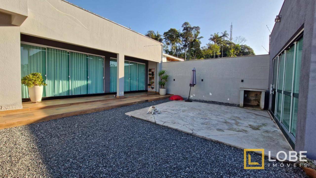 Casa à venda com 3 quartos, 175m² - Foto 2