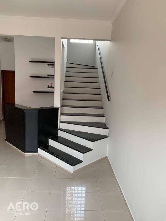 Casa à venda com 4 quartos, 215m² - Foto 15