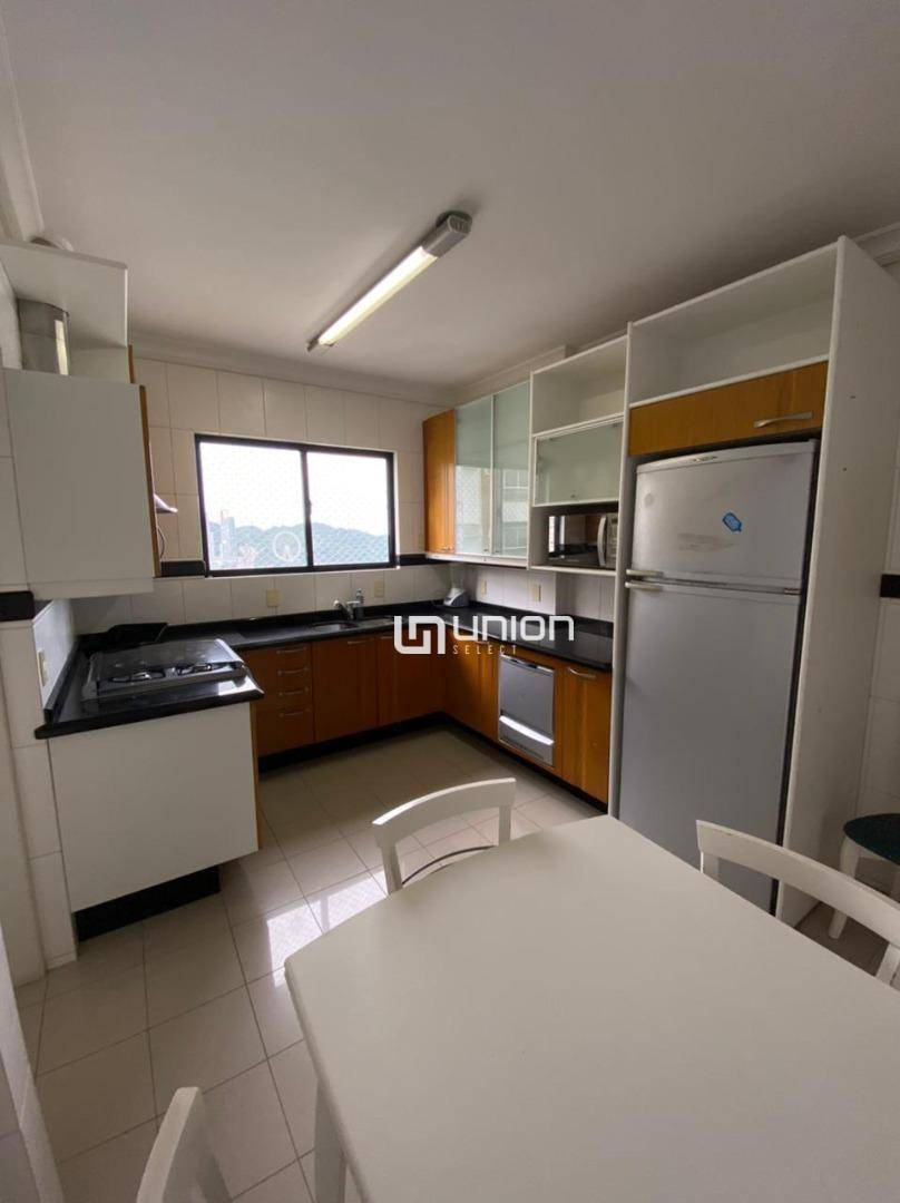 Apartamento à venda com 4 quartos, 191m² - Foto 5