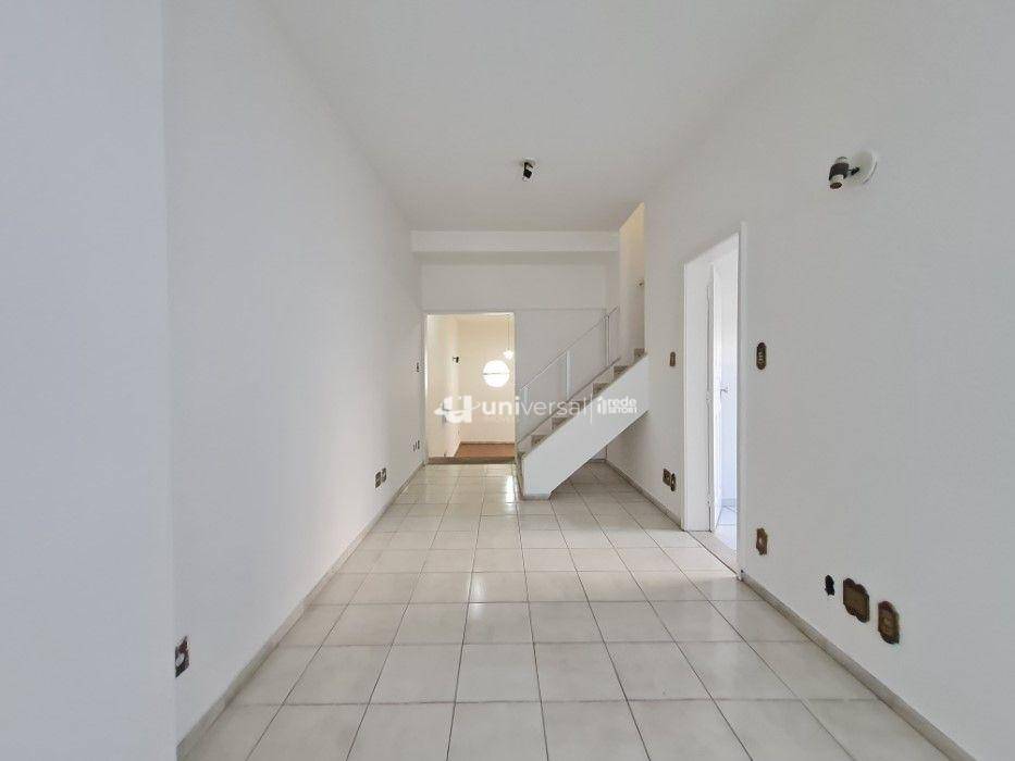 Casa para alugar com 3 quartos, 166m² - Foto 2