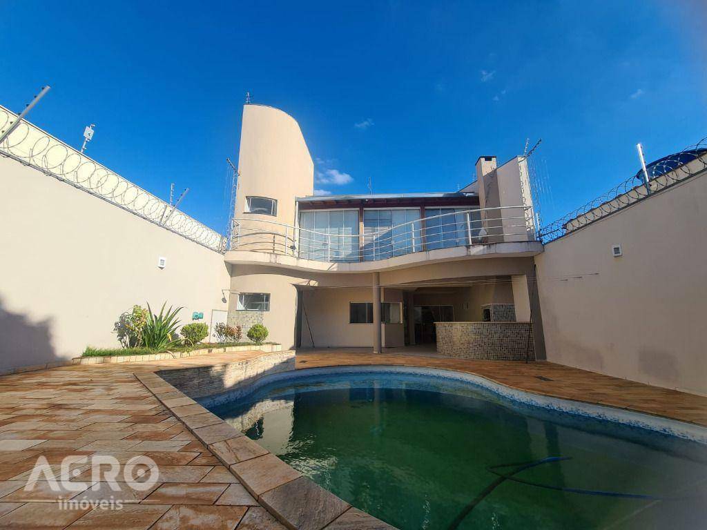 Casa à venda com 3 quartos, 340m² - Foto 40