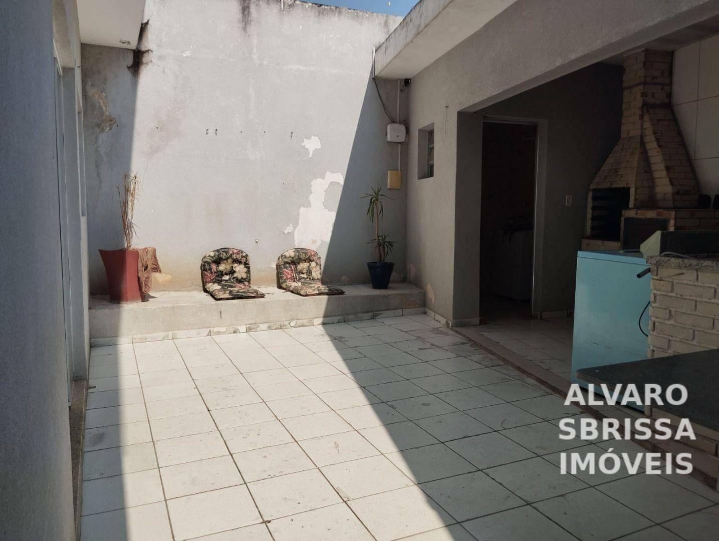 Casa à venda com 3 quartos, 155m² - Foto 8