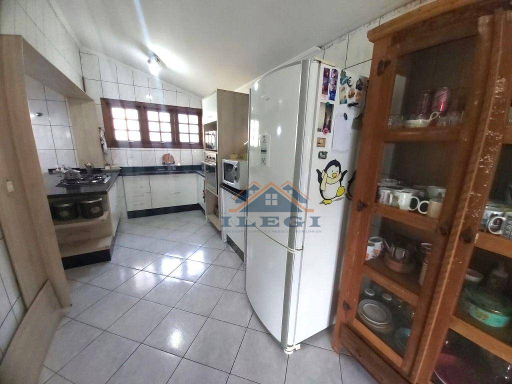 Casa de Condomínio à venda com 5 quartos, 350m² - Foto 20