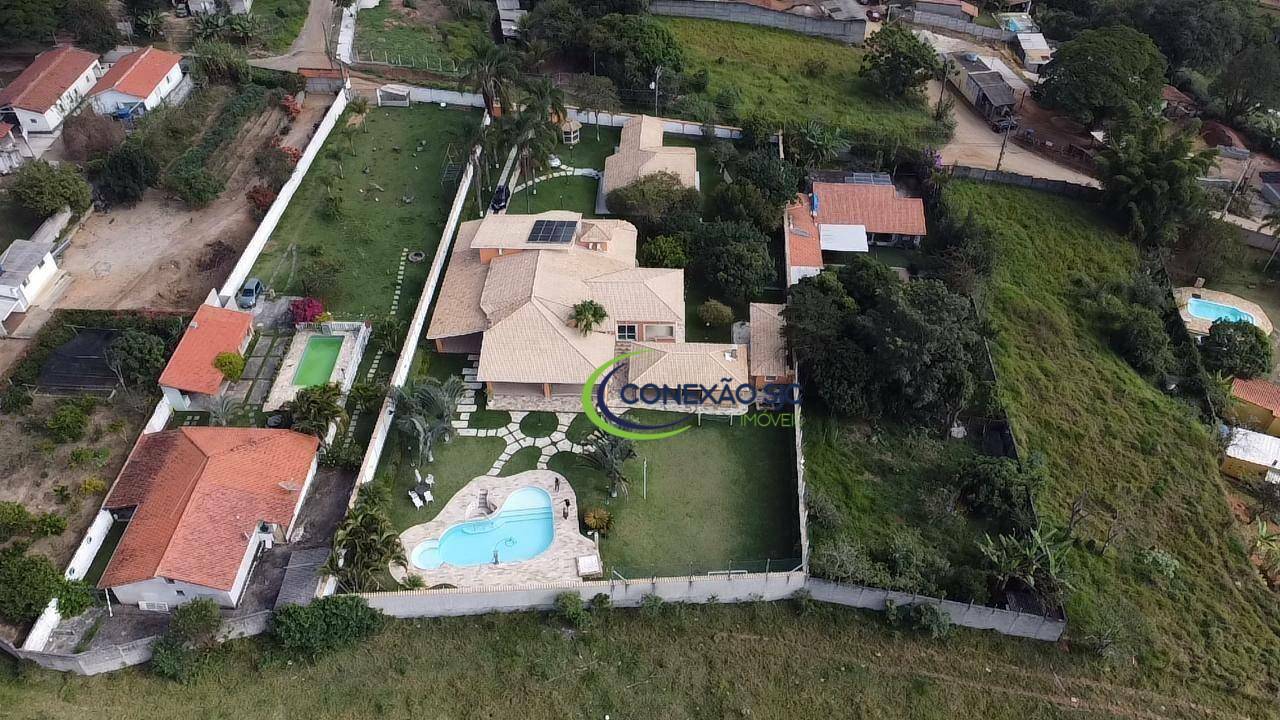 Chácara à venda com 4 quartos, 700m² - Foto 2