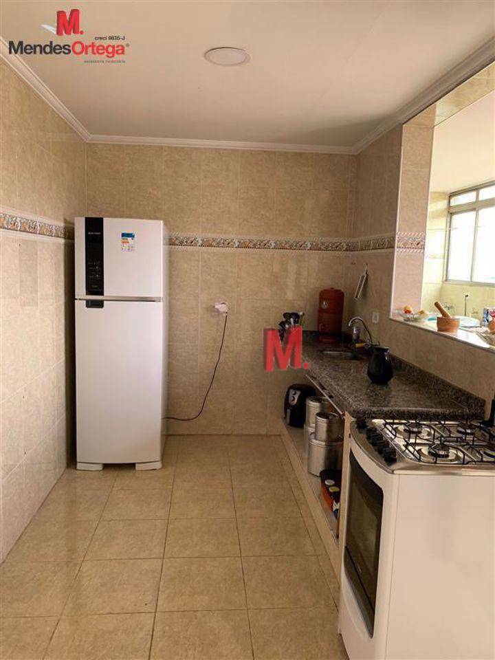 Apartamento à venda com 3 quartos, 217m² - Foto 8