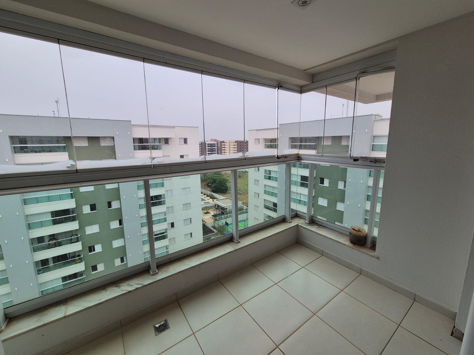 Apartamento para alugar com 3 quartos, 118m² - Foto 3