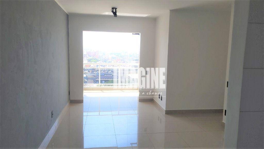 Apartamento à venda com 3 quartos, 73m² - Foto 1