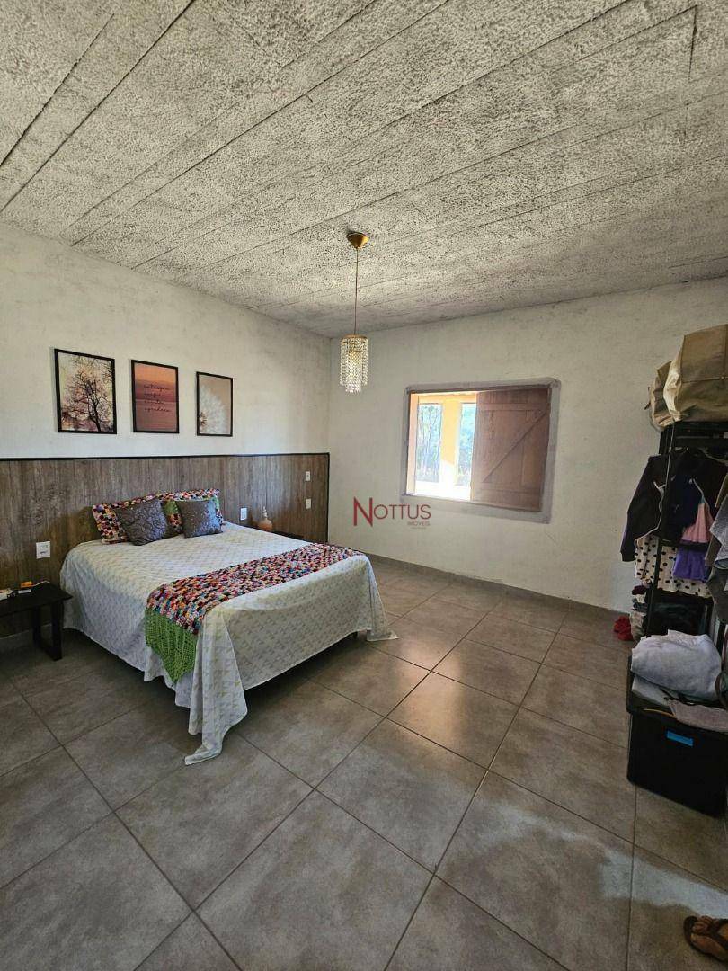 Casa à venda com 4 quartos, 350m² - Foto 10