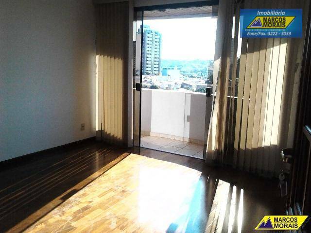 Apartamento à venda com 3 quartos, 98m² - Foto 10