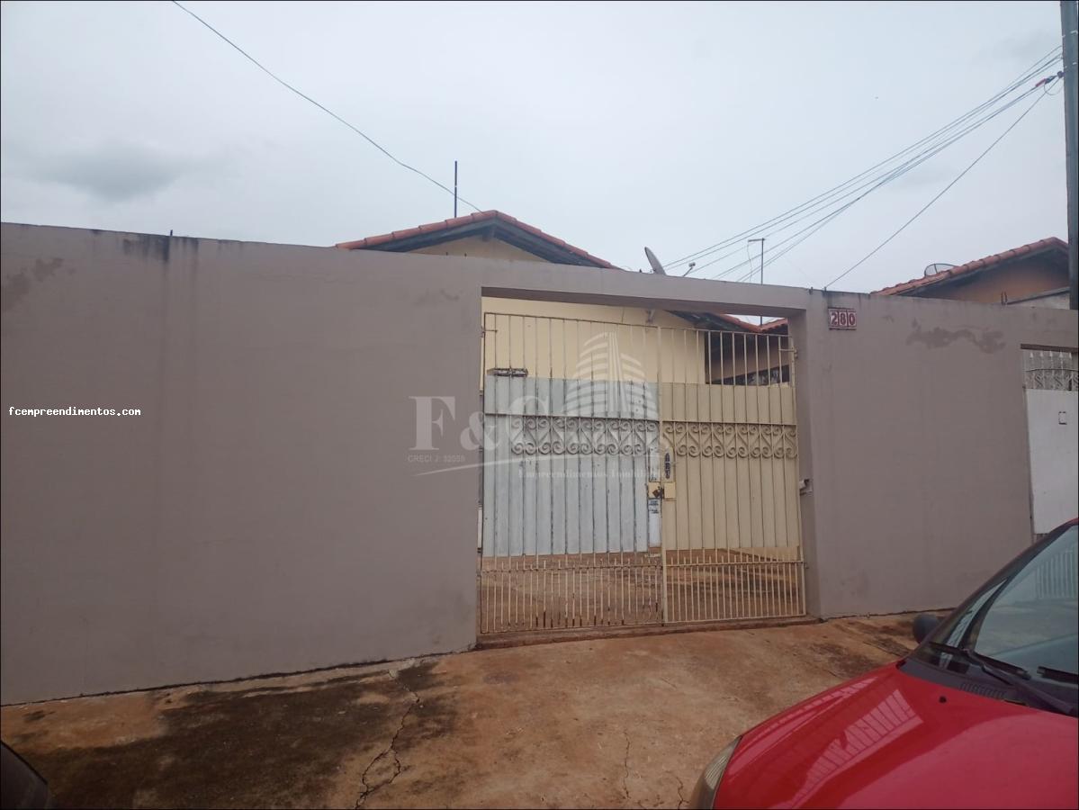 Casa à venda com 2 quartos, 200m² - Foto 2