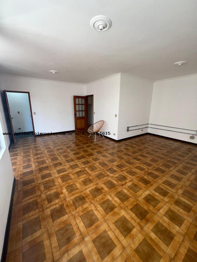 Casa à venda com 3 quartos, 200m² - Foto 8