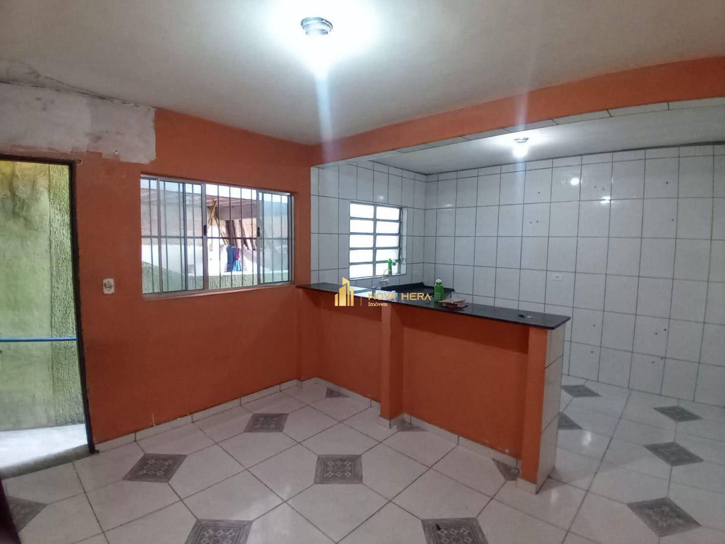 Casa para alugar com 2 quartos, 90m² - Foto 2
