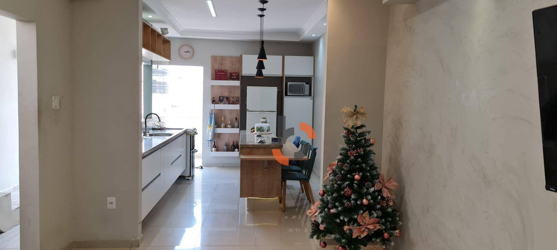Casa à venda com 3 quartos, 241m² - Foto 11