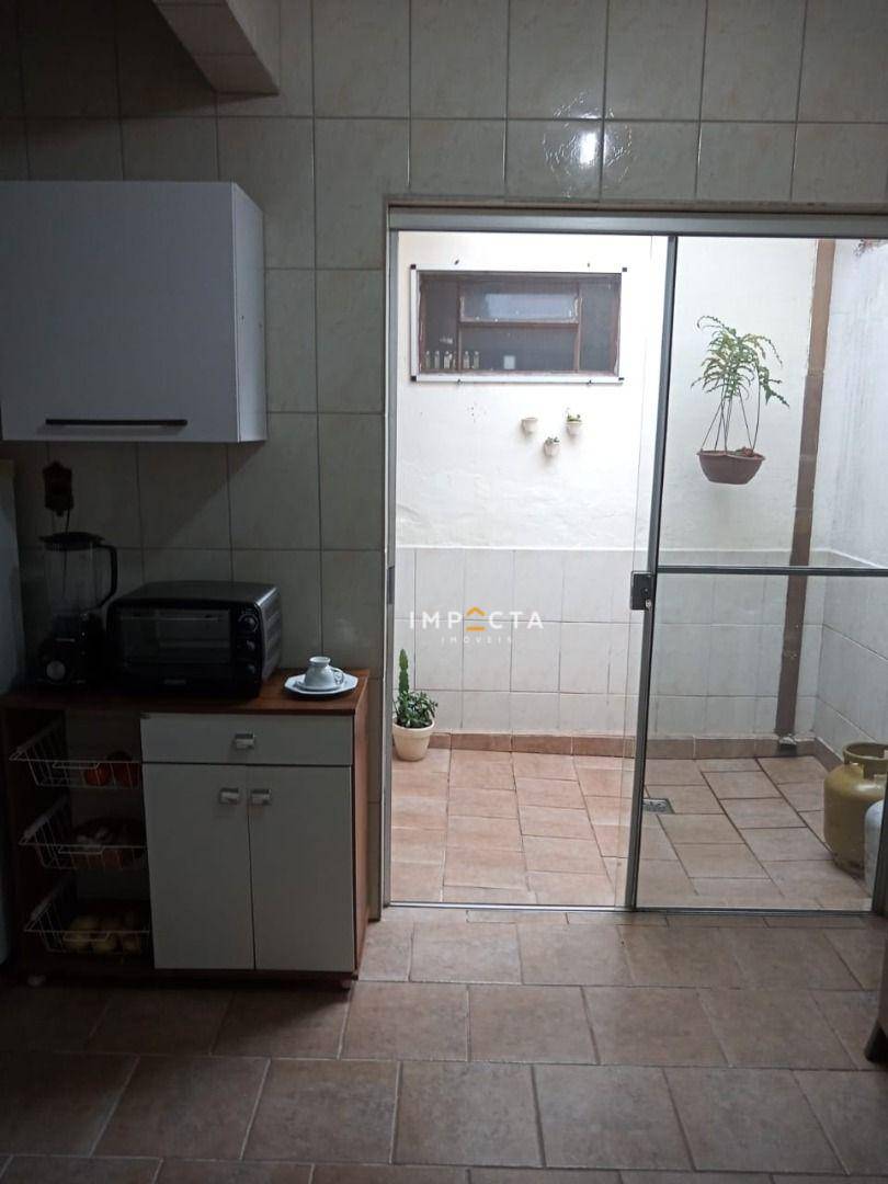 Casa à venda com 4 quartos, 189m² - Foto 8