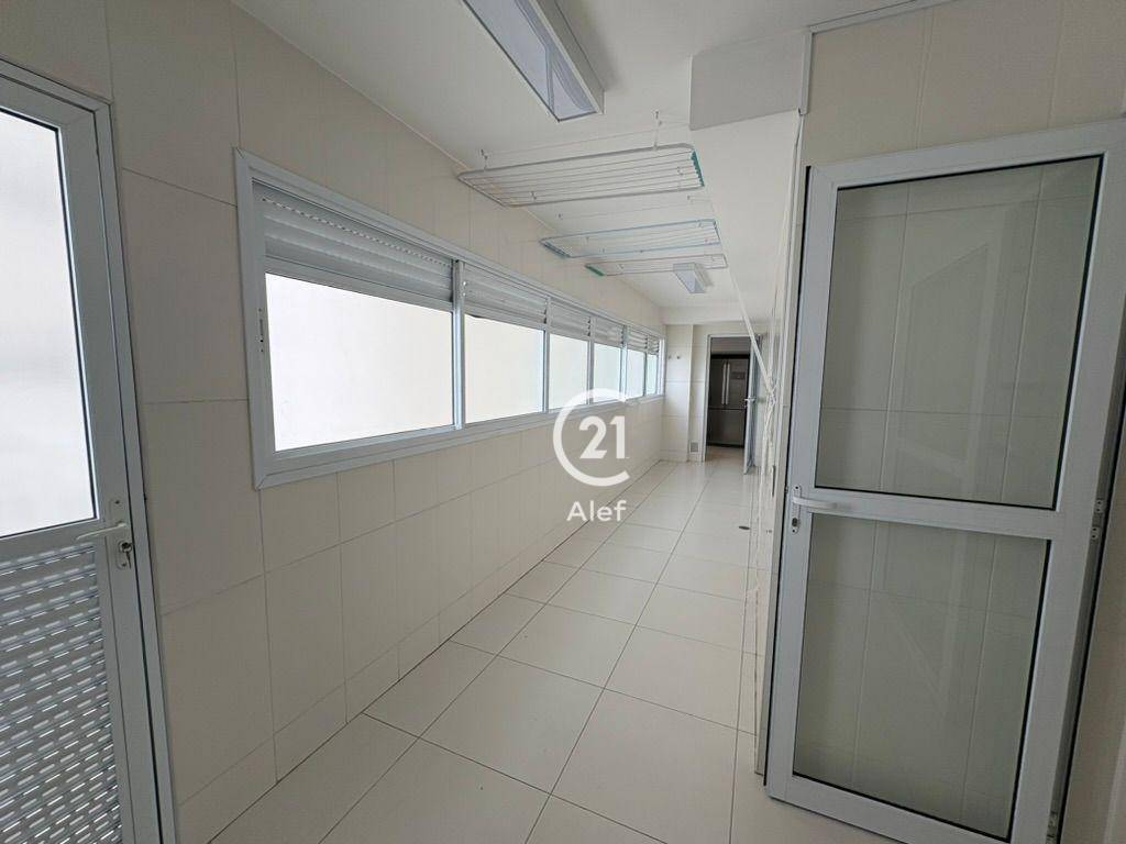 Apartamento à venda com 4 quartos, 241m² - Foto 17