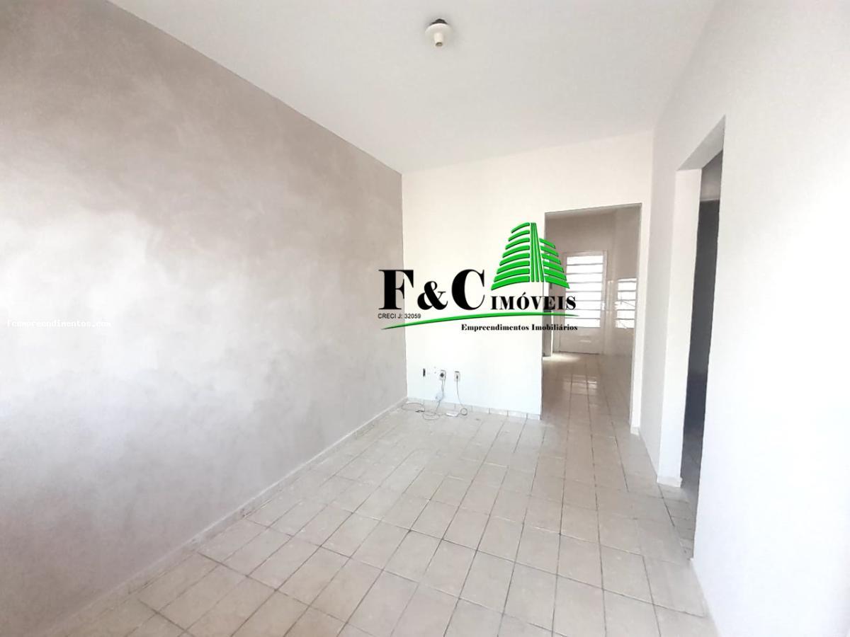 Casa à venda com 2 quartos, 180m² - Foto 4