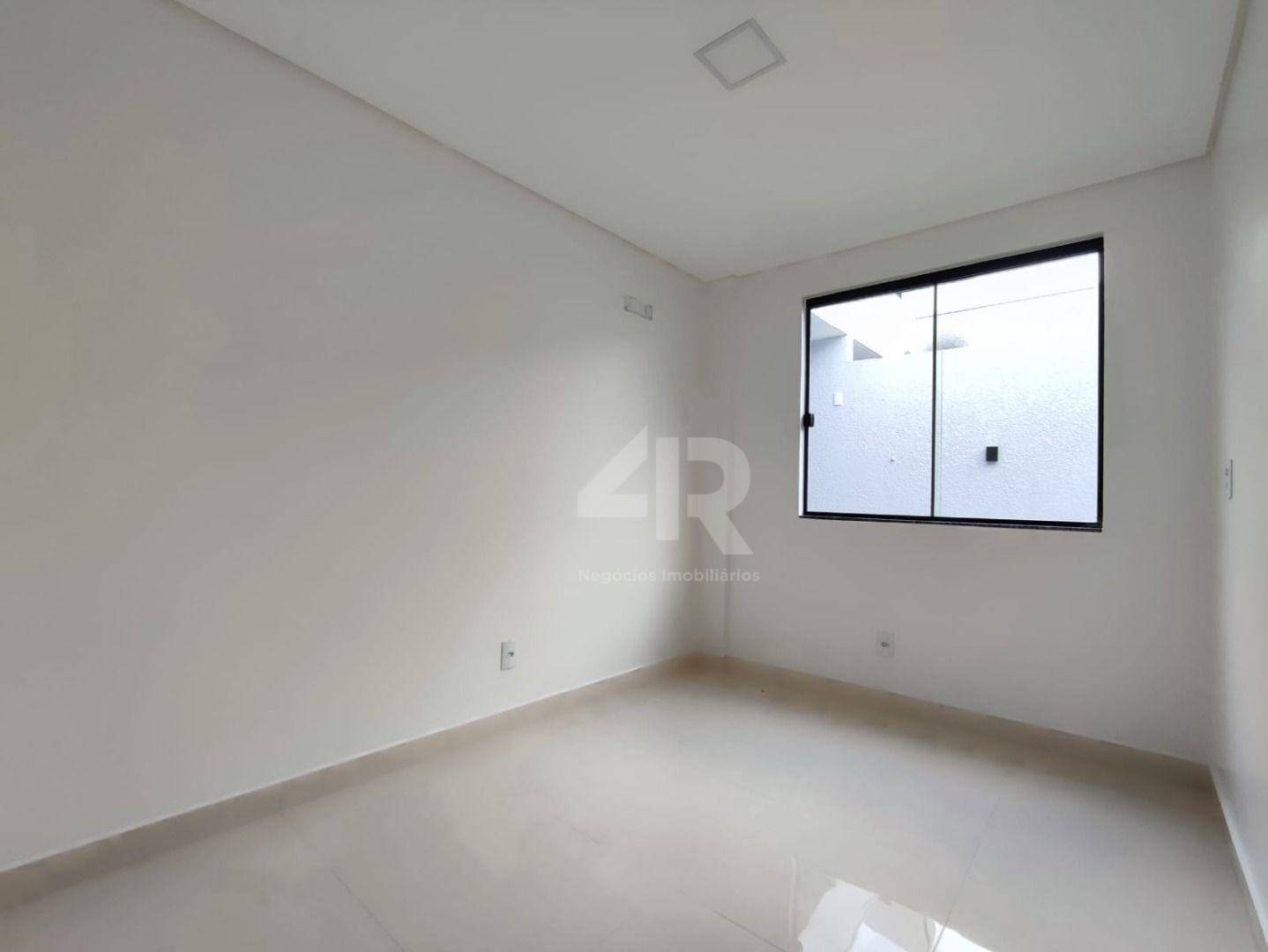 Casa à venda com 3 quartos, 90m² - Foto 11