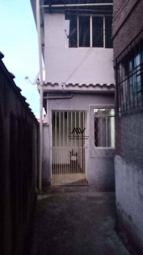 Casa à venda com 2 quartos, 110m² - Foto 1