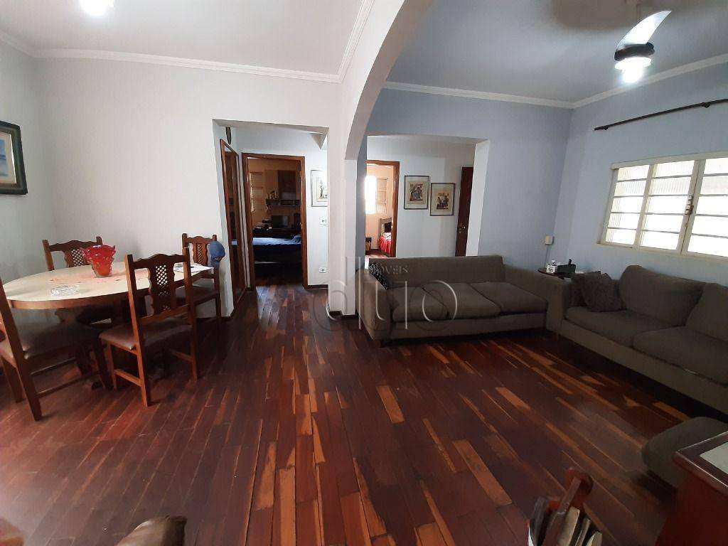 Casa à venda com 3 quartos, 152m² - Foto 1