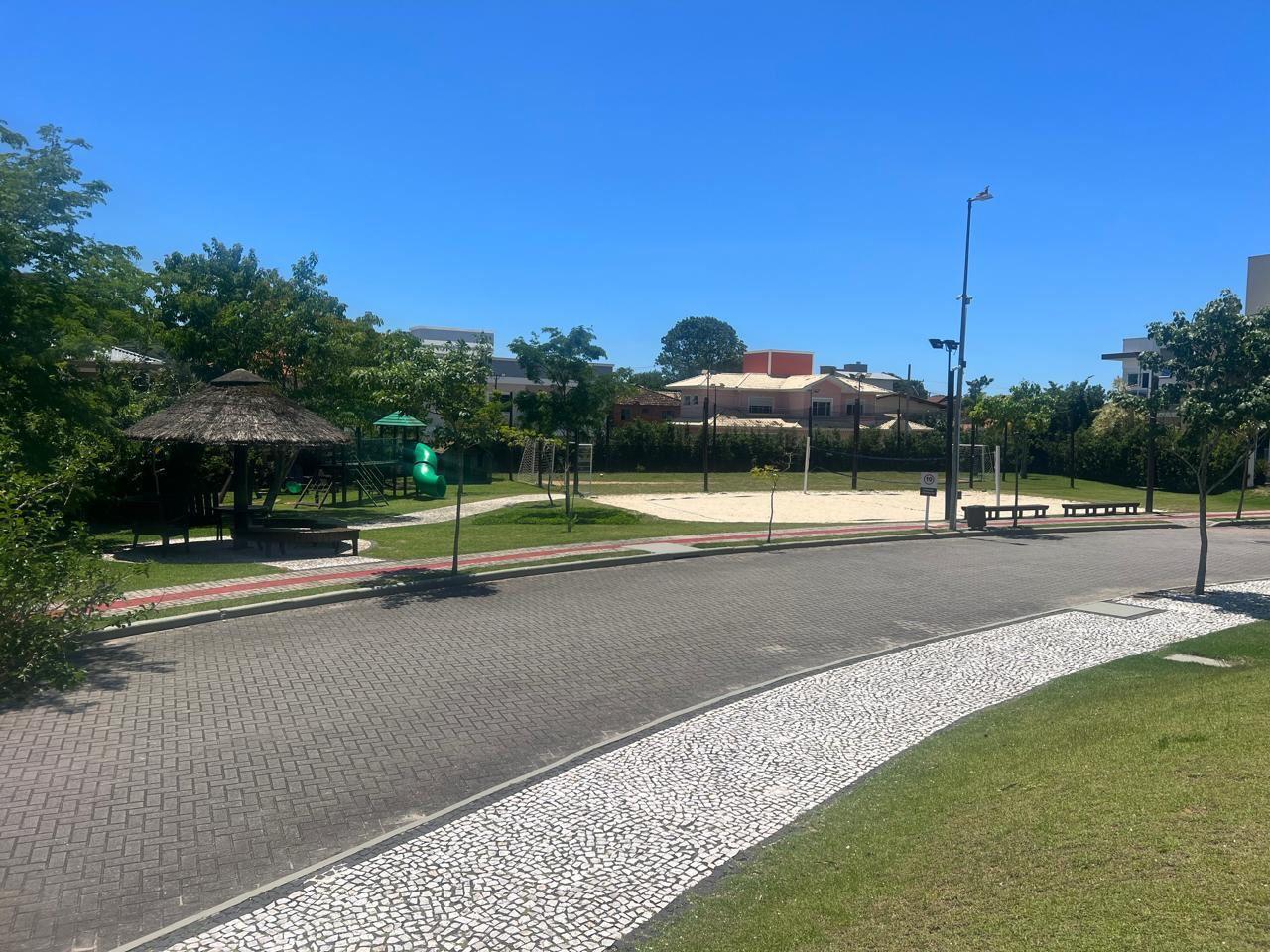 Casa de Condomínio para alugar com 3 quartos, 357m² - Foto 28