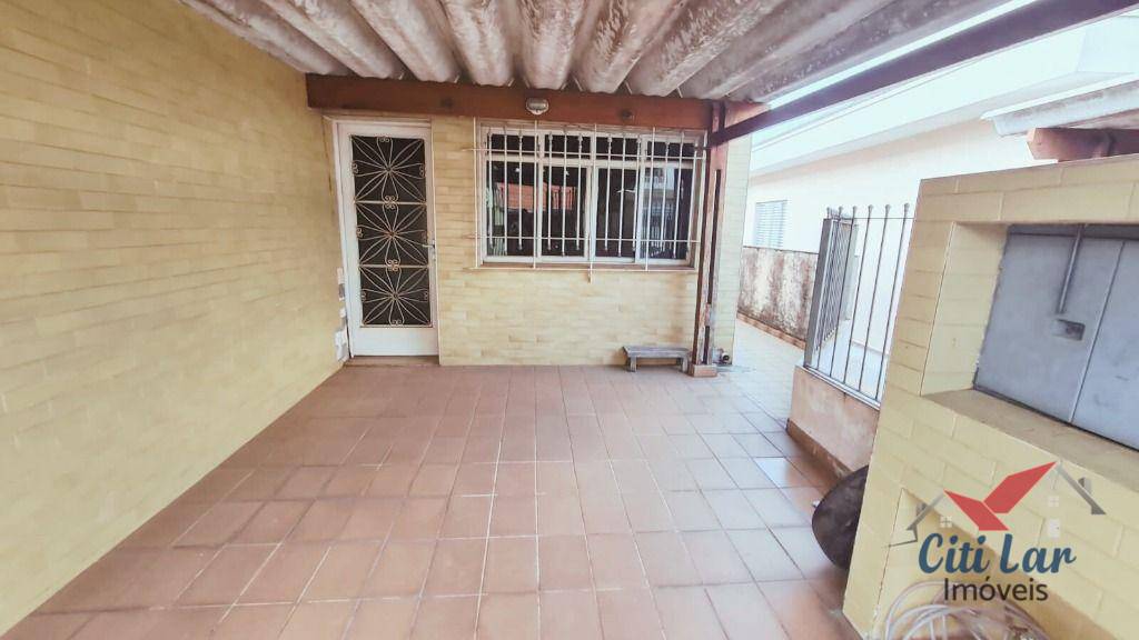 Casa à venda com 2 quartos, 70m² - Foto 1